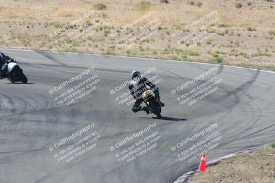 media/Apr-20-2025-AHRMA (Sun) [[393a79c373]]/Race/Group 11 early race/Turn 4b/